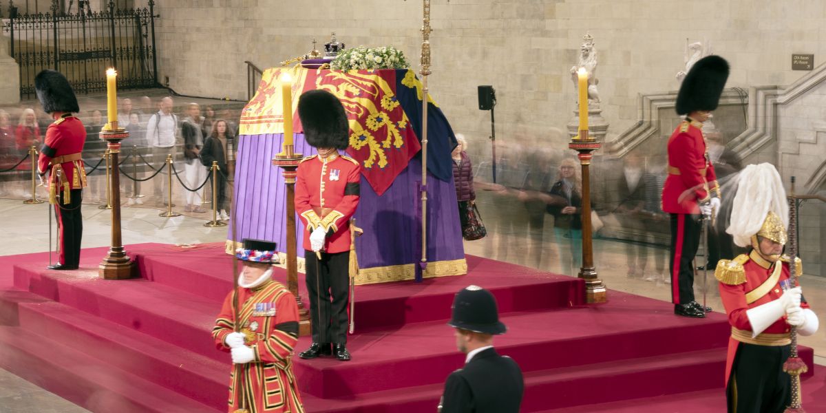 How to watch and listen to the Queen's funeral - 4BU